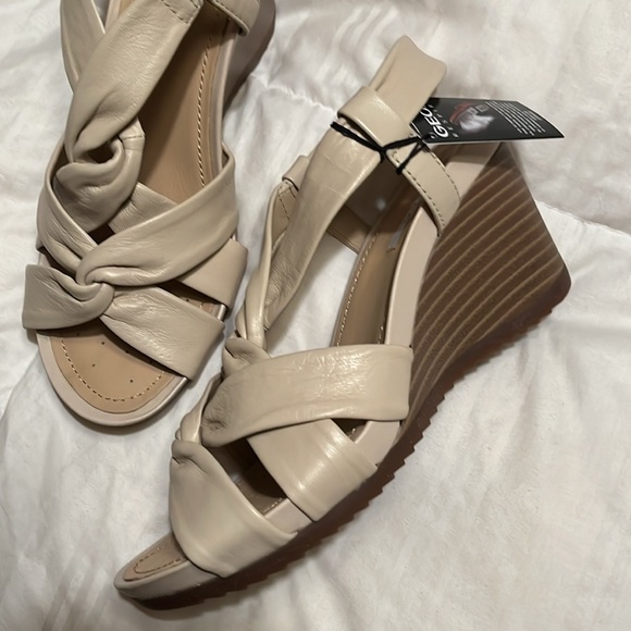 Geox wedges - Picture 2 of 3